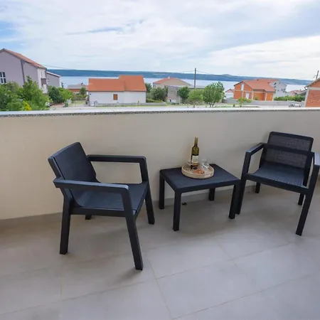 Mama Manda Appartement Maslenica